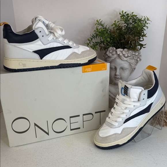 ONCEPT
Women's Princeton Low Top Sneakers Indigo Sz 7.5 - Picture 2 of 15